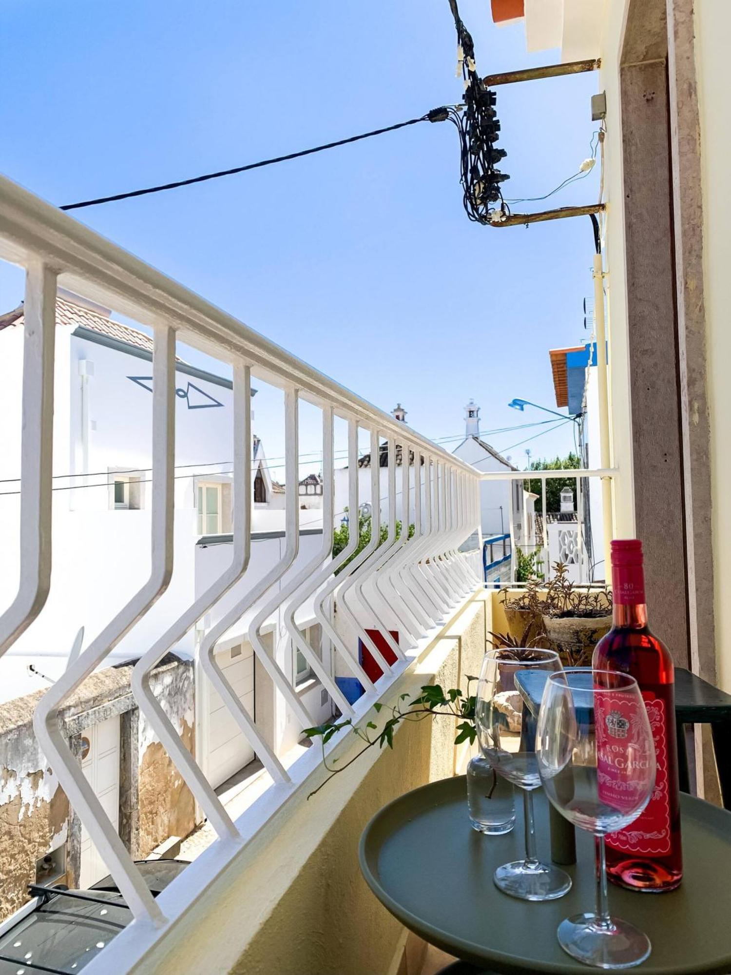 Chic Suite Figueiras W Balcony In Taviras Historical Centre ภายนอก รูปภาพ